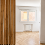 Zona de descanso del estudio reformado en Fuente del Saz 7, Hispanoamérica, Madrid