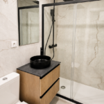 Baño reformado del estudio en Fuente del Saz 7, Hispanoamérica, Madrid